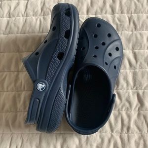 Navy blue women’s croc